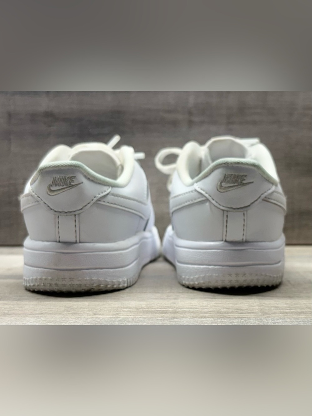 Nike AF1 Kids White Low-Top Lace-Up Sneakers - Picture 4 of 6